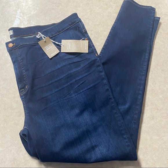 Madewell Taller 9" High-Rise Skinny Jeans in Larkspur Wash: TENCEL Denim Edition - Picture 4 of 11